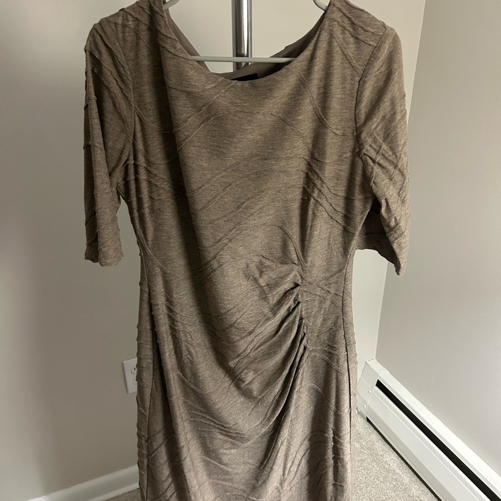 Connected apparel size 12 brown midi dress with ruched detail